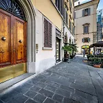 Aldobrandini Charming - Heart Of Apartamento